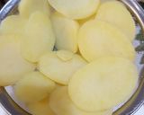 Foto langkah ke 1 dari resep Potato Au Gratin.