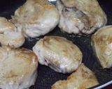 Foto del paso 1 de la receta: Guiso de pollo con choclo, corazones de alcachofas y guisantes