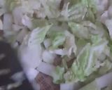 Foto del paso 2 de la receta: Tortilla de akusai (col china) 🥬 y cebolla 🧅 Receta de aprovechamiento