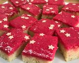A picture of step 9 of Tottenham cake.