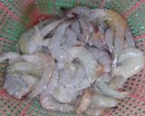 Foto langkah ke 1 dari resep Tumis Udang Buncis Wortel.