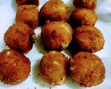 A picture of step 4 of Poteto paneer balls.