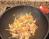 Foto del paso 2 de la receta: Arroz frito con pollo y bacon