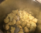 Foto del paso 5 de la receta: Coliflor con salsa de tápenas