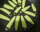 Foto langkah ke 6 dari resep Caterpillar cookies no oven no mixer.