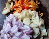 Foto langkah ke 1 dari resep Oseng Ayam Tomat Ijo.