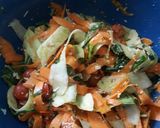 Foto del paso 4 de la receta: Ensalada de zucchini y zanahoria