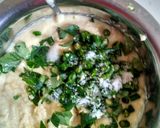 A picture of step 3 of Medu vada.