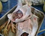Foto del paso 1 de la receta: Guiso de gallina criolla