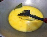 Foto langkah ke 4 dari resep Opor Telur Ceplok.