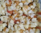 Foto del paso 1 de la receta: Bizcochuelo vegano de pera, manzana y ciruelas