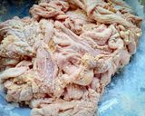 รูปขั้นตอนการทำที่ 2 ของ หนังไก่ทอดกรอบ สูตรน้ำมันไม่กระเด็น