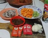 Foto langkah ke 1 dari resep Asam Manis Udang Wortel dan Buncis.