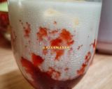Foto langkah ke 3 dari resep Korean strawberry milk.