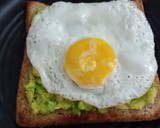 Foto langkah ke 3 dari resep Avocado Toast.