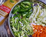 A picture of step 4 of Chicken 🐔 and mix Vegetables 😋 Chowmein.