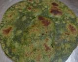 A picture of step 4 of Bathua parotha.