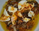 Foto del paso 8 de la receta: Huevo roto en escabeche ligero de setas