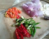 Foto langkah ke 2 dari resep Tumis genjer pedas.