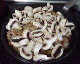 Foto del paso 4 de la receta: Muslitos de pollo con champiñones y vermú