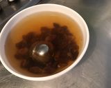 Une image de l'étape 2 de Flan pâtissier aux raisins de corinthe et vanille pâte brisée au rhum.