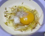 Foto langkah ke 2 dari resep Telur Dadar Kecambah.