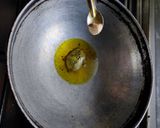 A picture of step 2 of Ivy groud  fry.