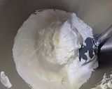 Foto del paso 2 de la receta: Pavlova con frutillas 🍓