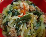 Foto langkah ke 5 dari resep Oseng Labu Siam, Tempe dan Udang.