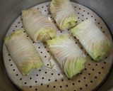 Foto langkah ke 4 dari resep Sawi Gulung Isi Udang Saus Kacang.