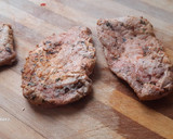 Foto del paso 3 de la receta: Ensalada de alubias y lomo de cerdo (aprovechamiento)