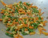 Foto langkah ke 5 dari resep Orak Arik Buncis Wortel.
