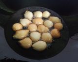 Foto langkah ke 5 dari resep Loukoumades.