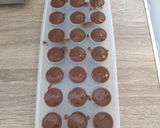 Foto langkah ke 4 dari resep Homemade Chocolate Cubes.