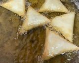 A picture of step 7 of Prawn samosa.