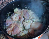 Foto del paso 4 de la receta: Estofado de pollo con champiñones, zanahoria y patatas
