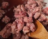 Foto del passaggio 2 della ricetta Polenta al ragù di salsiccia