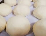 Foto langkah ke 2 dari resep Burger Bun Homemade.