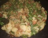 A picture of step 4 of Tawa aloo chat.