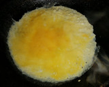 Foto del paso 3 de la receta: Omelette relleno de queso y ciboulette