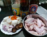 รูปขั้นตอนการทำที่ 2 ของ ปีกไก่ตุ๋นซีอิ๊วดำ🇨🇳🍗🍲