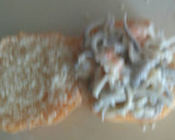 Foto del paso 2 de la receta: Bocaditos de gulas y gambas con alioli
