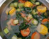 Foto langkah ke 3 dari resep Sayur bening bayam + gambas.