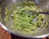 Foto del passaggio 3 della ricetta Salmone in crosta di mandorle e guacamole🐟🥑