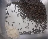 A picture of step 2 of Cabbage and capsicum sabzi.
