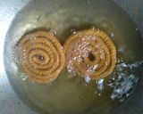 A picture of step 3 of Chakli.
