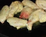Foto del paso 1 de la receta: Arroz con alitas de pollo al disco