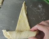 Foto langkah ke 7 dari resep Homemade Buttery Croissant.