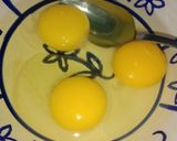Foto langkah ke 1 dari resep Telur Dadar Ala Warteg.