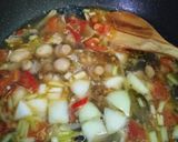 Foto langkah ke 5 dari resep 02. Tetelan ikan salmon dan jamur kancing kuah segar.